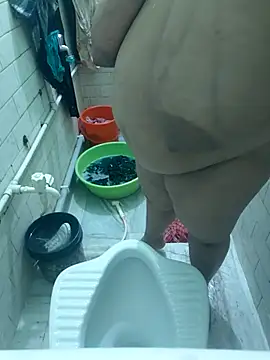 Snapshot of Lizza_boudi chatting on October 6, 2025, 6:11 am Lizza boudi online show from October 6, 2025, 6:11 am