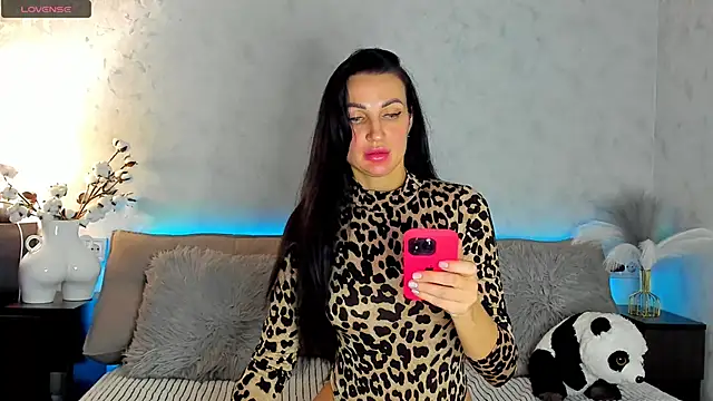 Snapshot of Tina_Mart chatting on November 4, 2025, 1:54 pm Tina Mart online show from November 4, 2025, 1:54 pm