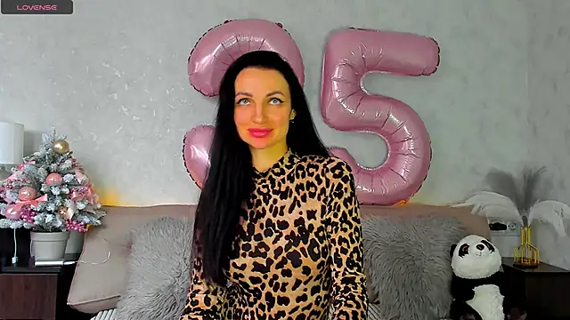 Snapshot of Tina_Mart chatting on December 2, 2025, 8:41 am Tina Mart online show from December 2, 2025, 8:41 am