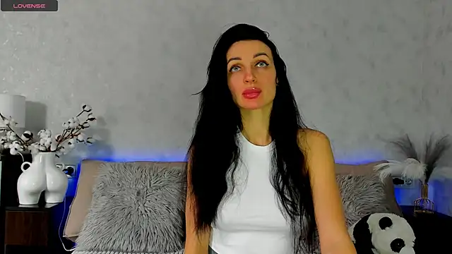 Snapshot of Tina_Mart chatting on February 5, 2026, 11:48 am Tina Mart online show from February 5, 2026, 11:48 am