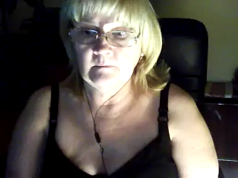 Snapshot of Violet5364 chatting on November 8, 2025, 7:45 pm Violet5364 online show from November 8, 2025, 7:45 pm