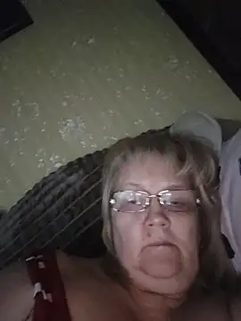 Violet5364 online show from April 21, 2026, 9:06 pm