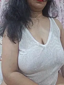 Snapshot of Jassi_Does chatting on May 18, 2026, 9:20 pm Jassi Does online show from May 18, 2026, 9:20 pm