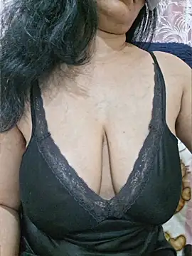 Snapshot of Jassi_Does chatting on June 9, 2026, 9:15 pm Jassi Does online show from June 9, 2026, 9:15 pm