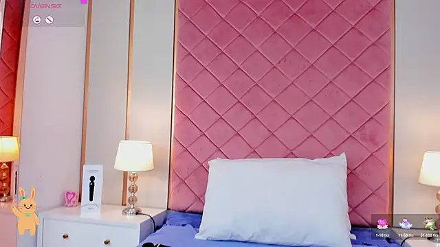 Snapshot of Sopphiaa_Payton chatting on March 2, 2025, 12:43 pm Sopphiaa Payton online show from March 2, 2025, 12:43 pm