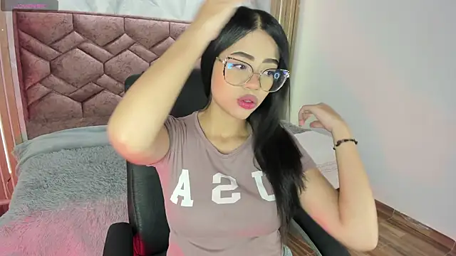 Sussan love01 online show from October 6, 2025, 12:02 pm