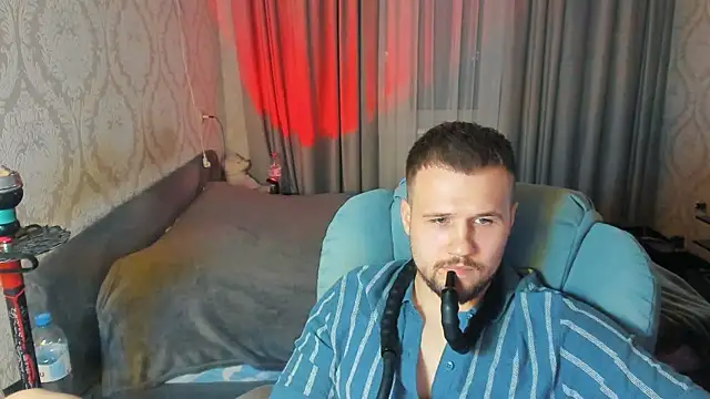 Snapshot of Vladik_b chatting on May 14, 2026, 6:15 pm Vladik b online show from May 14, 2026, 6:15 pm