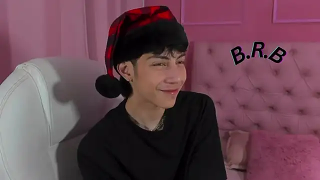 philipe moonlight  online show from February 27, 2025, 2:32 am