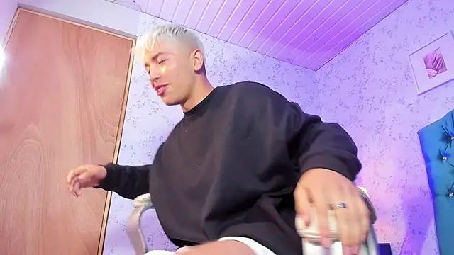 Snapshot of Ianwayne chatting on February 12, 2025, 10:04 pm Ianwayne online show from February 12, 2025, 10:04 pm