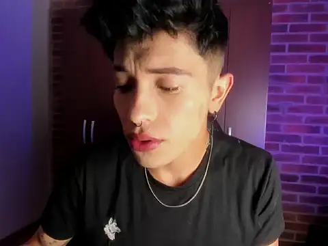 Snapshot of Ianwayne chatting on November 24, 2025, 8:08 pm Ianwayne online show from November 24, 2025, 8:08 pm