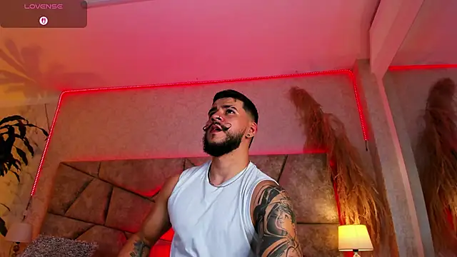 DickGriffith  online show from November 6, 2025, 7:48 pm