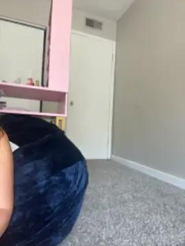 angelicasn0w online show from June 4, 2026, 3:07 pm