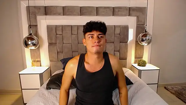 Snapshot of DrakeCollinss chatting on February 12, 2025, 11:09 pm DrakeCollinss online show from February 12, 2025, 11:09 pm