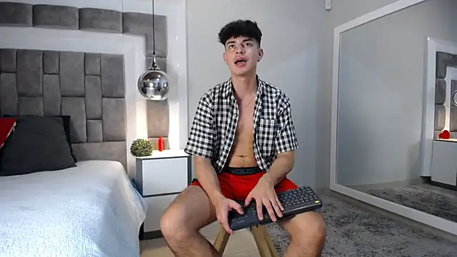 Snapshot of DrakeCollinss chatting on February 19, 2025, 7:48 pm DrakeCollinss online show from February 19, 2025, 7:48 pm