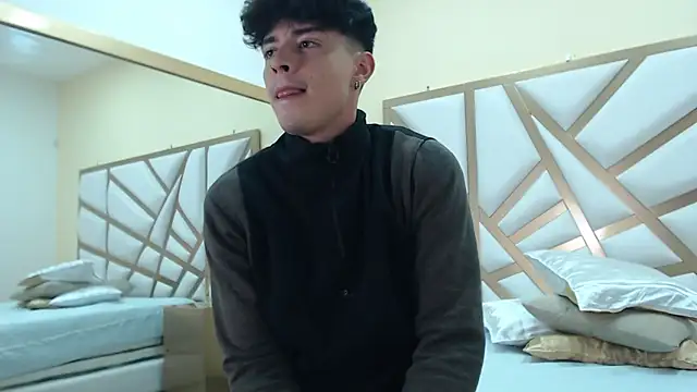 Snapshot of DrakeCollinss chatting on March 8, 2025, 2:34 am DrakeCollinss online show from March 8, 2025, 2:34 am