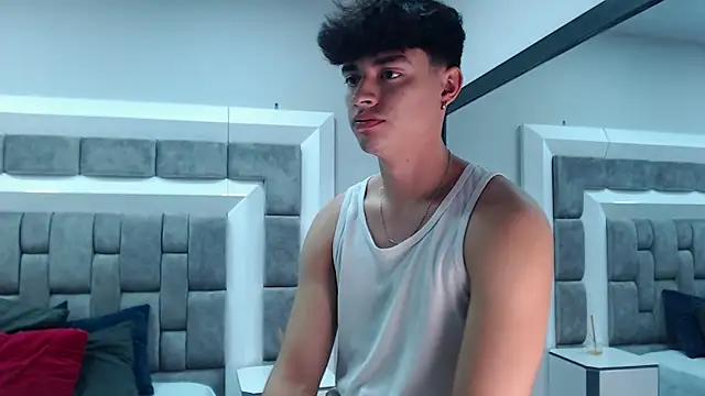 Snapshot of DrakeCollinss chatting on March 19, 2025, 7:38 pm DrakeCollinss online show from March 19, 2025, 7:38 pm