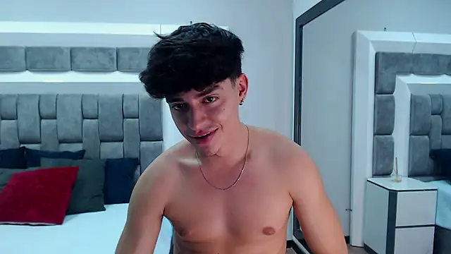 Snapshot of DrakeCollinss chatting on March 21, 2025, 2:07 am DrakeCollinss online show from March 21, 2025, 2:07 am