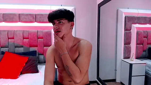 Snapshot of DrakeCollinss chatting on March 23, 2025, 1:53 am DrakeCollinss online show from March 23, 2025, 1:53 am