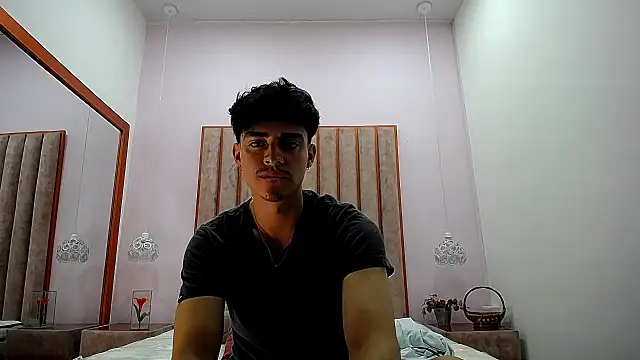 Snapshot of DrakeCollinss chatting on September 27, 2025, 3:39 pm DrakeCollinss online show from September 27, 2025, 3:39 pm