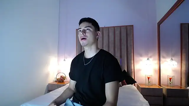 Snapshot of DrakeCollinss chatting on November 25, 2025, 11:43 am DrakeCollinss online show from November 25, 2025, 11:43 am