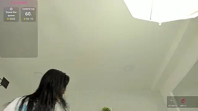 EmiliaRose  online show from October 28, 2025, 8:55 pm