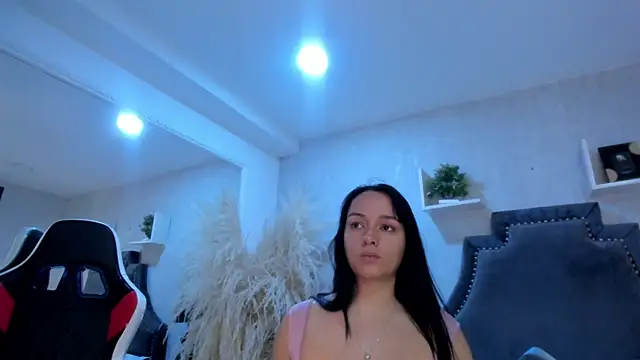 EmiliaRose  online show from April 9, 2026, 9:20 pm