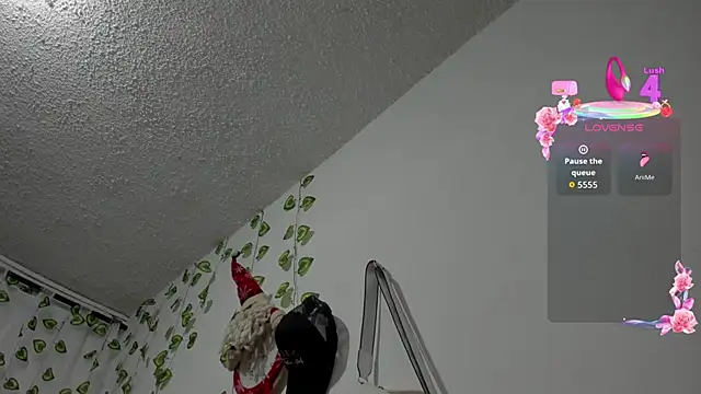 Snapshot of EmiliaRose_ chatting on May 30, 2026, 1:41 pm EmiliaRose online show from May 30, 2026, 1:41 pm