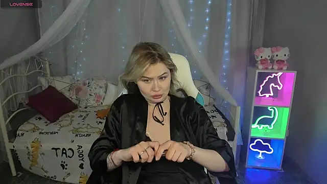 Snapshot of MargoBryan chatting on March 4, 2025, 9:11 pm MargoBryan online show from March 4, 2025, 9:11 pm