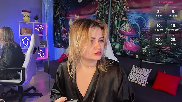 Snapshot of MargoBryan chatting on March 12, 2025, 6:44 pm MargoBryan online show from March 12, 2025, 6:44 pm