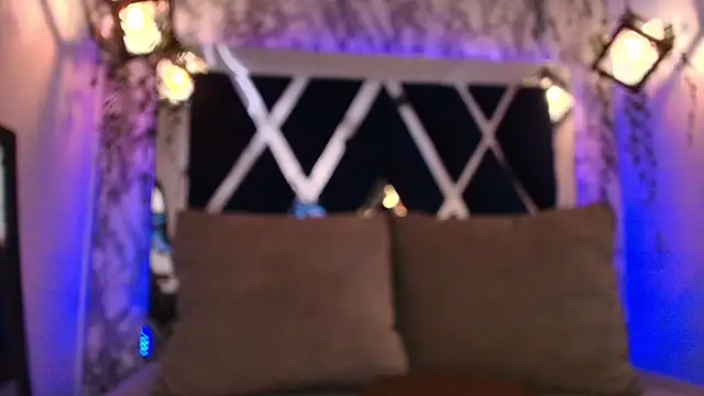 charlotte bluee online show from January 14, 2026, 6:35 pm