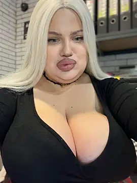 Eliaden online show from October 31, 2025, 2:45 am