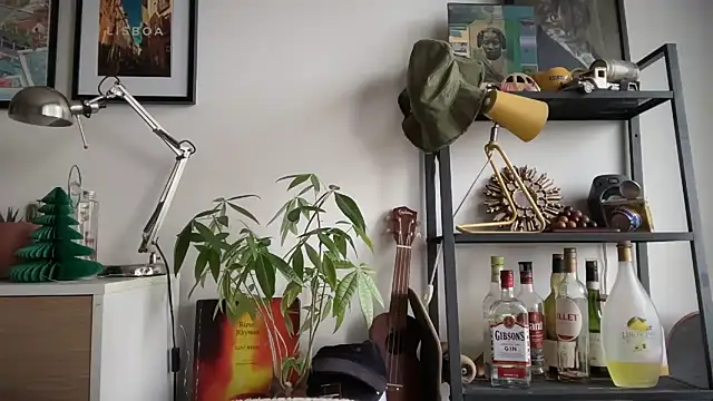 Snapshot of MikymikeBBWD chatting on December 5, 2025, 12:36 pm MikymikeBBWD online show from December 5, 2025, 12:36 pm