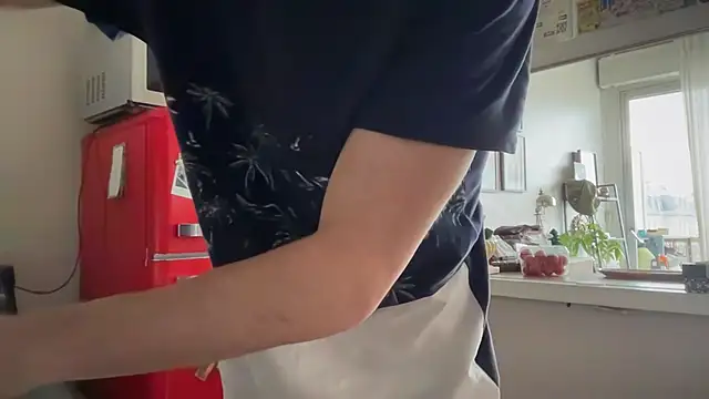 Snapshot of MikymikeBBWD chatting on December 17, 2025, 12:33 pm MikymikeBBWD online show from December 17, 2025, 12:33 pm