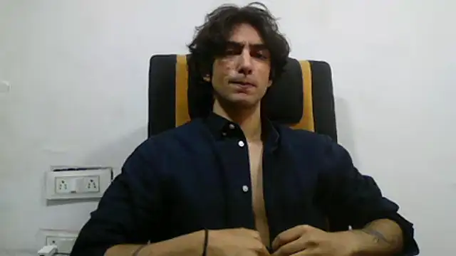 Snapshot of degenluv chatting on June 1, 2026, 7:21 am degenluv online show from June 1, 2026, 7:21 am