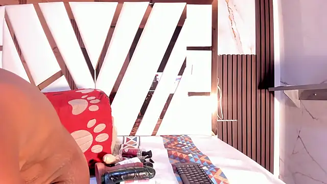 ebony valentina online show from May 20, 2026, 1:45 am