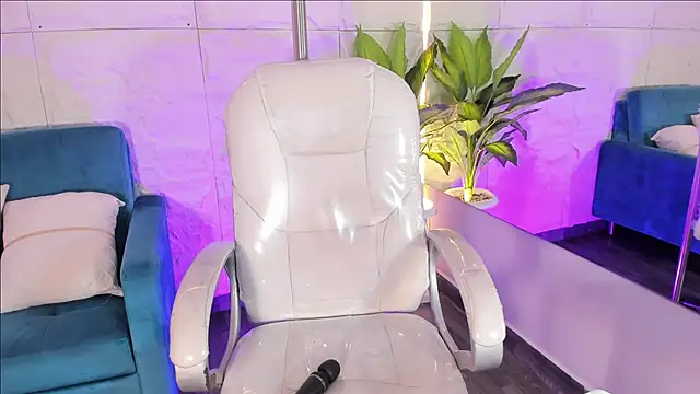 Snapshot of MelanieHillss chatting on February 11, 2026, 8:25 pm MelanieHillss online show from February 11, 2026, 8:25 pm