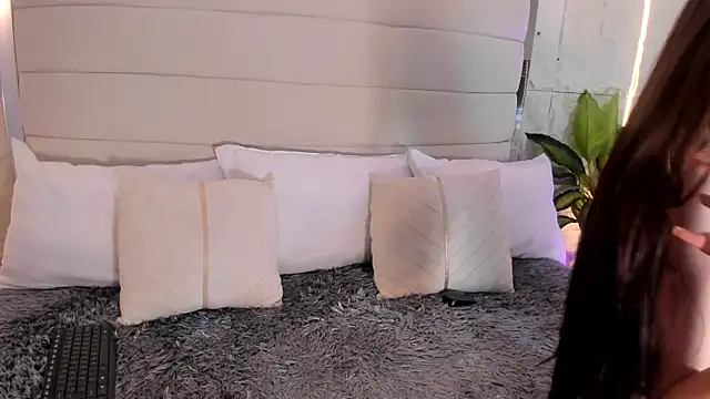 Snapshot of MelanieHillss chatting on February 14, 2026, 8:38 pm MelanieHillss online show from February 14, 2026, 8:38 pm