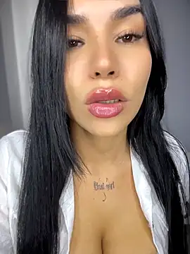 Naatalia online show from April 15, 2026, 9:48 pm