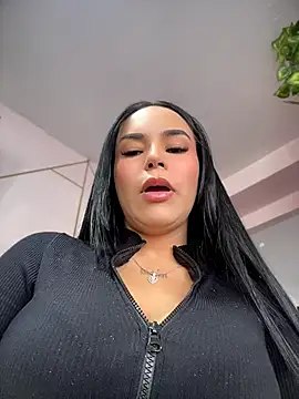 Snapshot of Naatalia chatting on June 23, 2026, 6:17 pm Naatalia online show from June 23, 2026, 6:17 pm