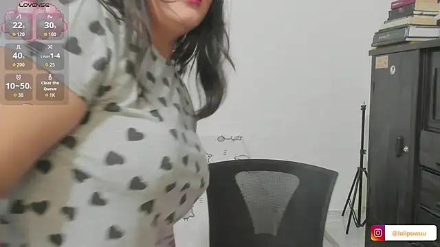 Naoko 7w7 online show from March 31, 2026, 1:29 am