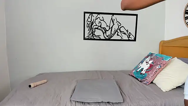 Snapshot of karina-lopez chatting on October 2, 2025, 2:24 pm karina-lopez online show from October 2, 2025, 2:24 pm