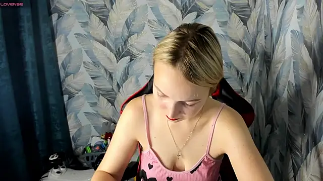 stella leex online show from November 6, 2025, 5:58 pm