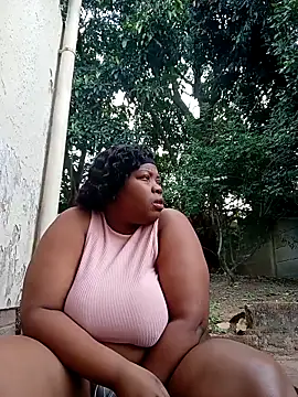 Snapshot of PinkMagic chatting on September 18, 2025, 1:35 pm PinkMagic online show from September 18, 2025, 1:35 pm