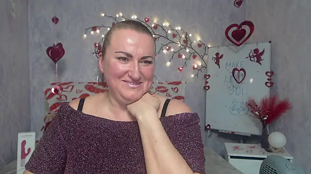 DianaMGG online show from February 10, 2026, 7:34 am