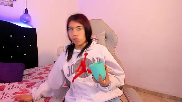 Melany  dreams online show from February 26, 2025, 4:56 pm