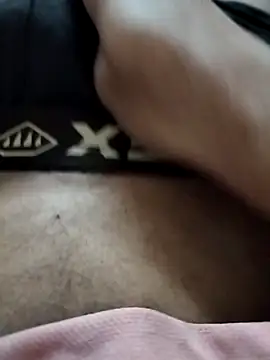 Snapshot of Bigbull_hotboy chatting on November 28, 2025, 5:10 am Bigbull hotboy online show from November 28, 2025, 5:10 am