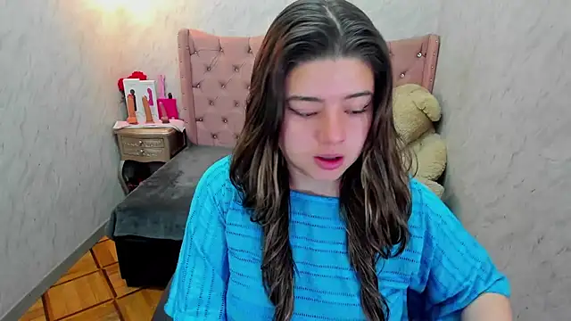 Lianngrace online show from January 17, 2026, 11:48 am