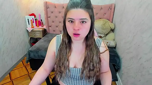 Lianngrace online show from April 17, 2026, 2:31 pm