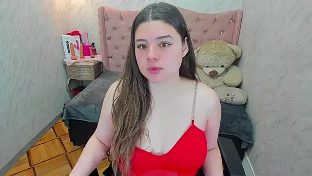 Lianngrace online show from May 12, 2026, 2:47 pm