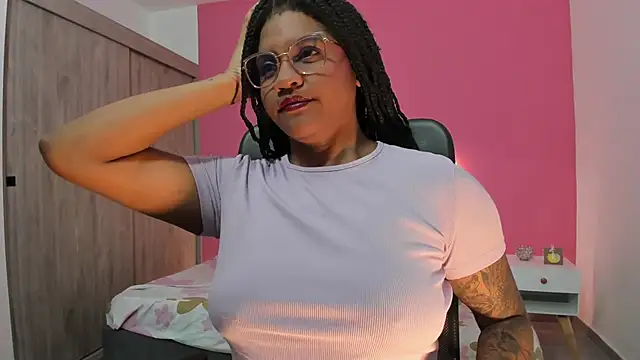 ZahraRose online show from November 15, 2025, 7:10 pm